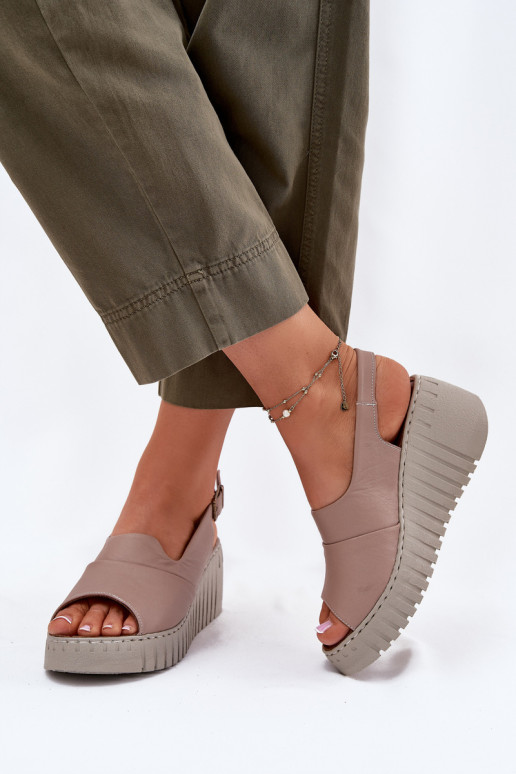Sandalias de mujerActivadoturalnej Skóry en una cuña Artiker 54C0788 beige