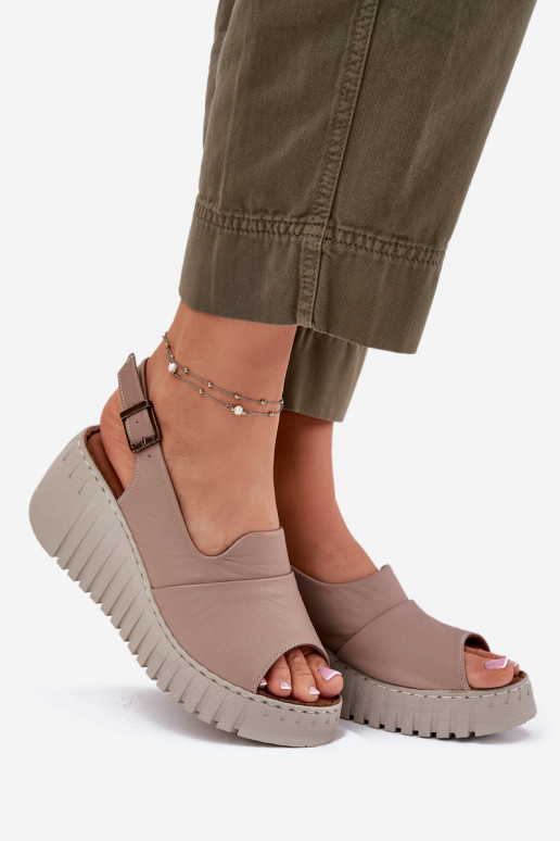 Sandalias de mujerActivadoturalnej Skóry en una cuña Artiker 54C0788 beige
