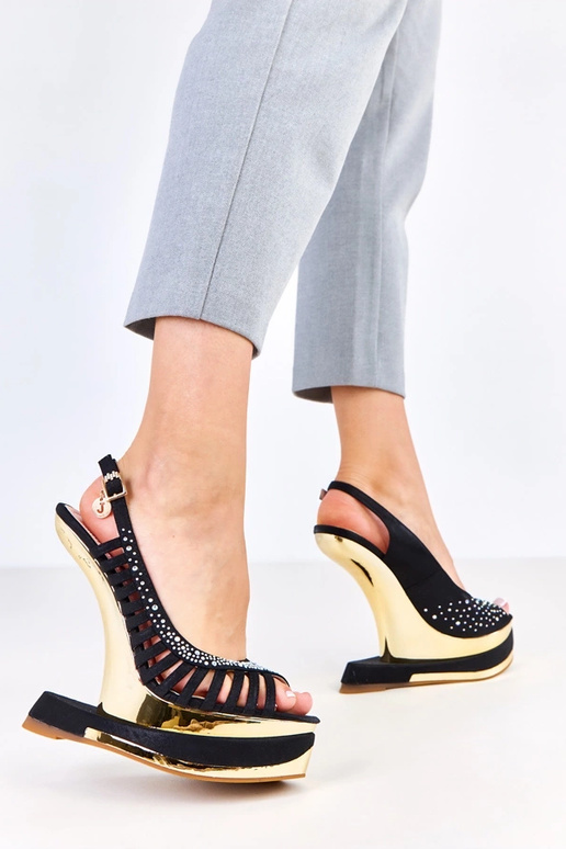 Sandalias negras con circonitas en...