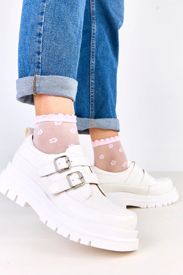 Botines blancos sobre suela masiva, decorados con hebillas, Juke 2