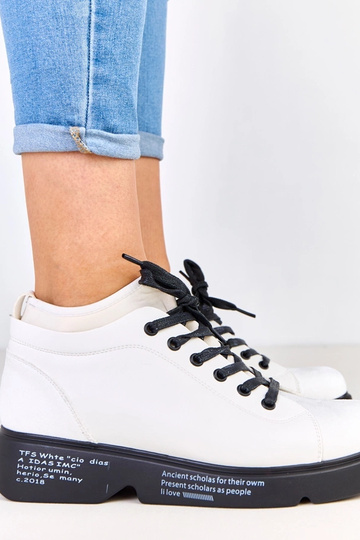 Zapatos de mujer blancos...