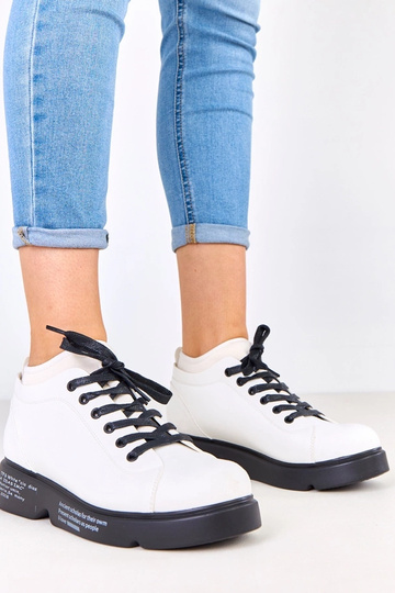 Zapatos de mujer blancos... 2