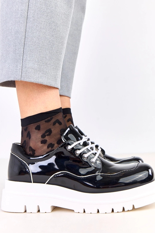 Zapatos negros con suela gruesa Cheshire