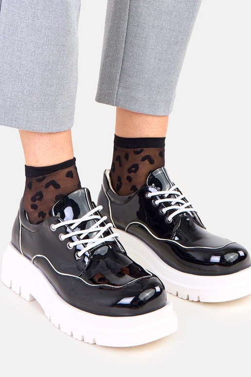 Zapatos negros con suela gruesa Cheshire