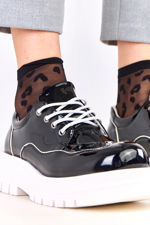 Zapatos negros con suela gruesa Cheshire