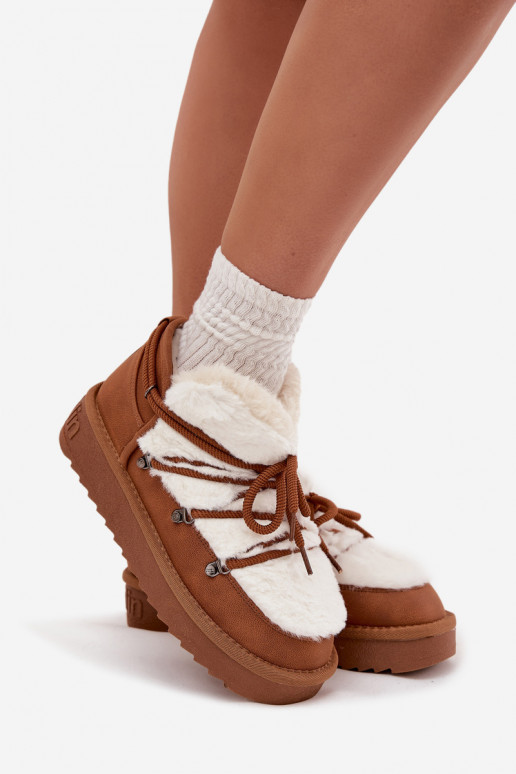 Bajo Botas de nieve con una plataforma con un abrigo de piel D.Franklin DFSH370011 color marrón