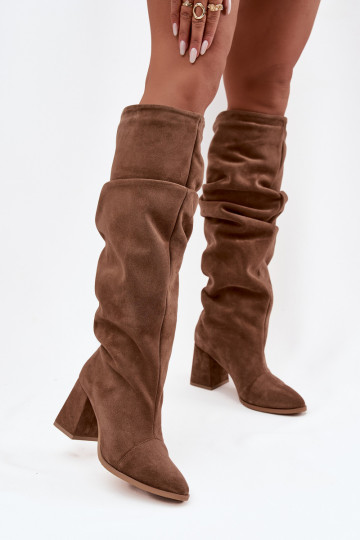 Botas largas arrugadas de ante natural con tacones forradas Zazoo 4228 color marrón