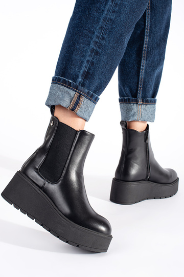 de color negro Zapatos de mujer en una cuña 2