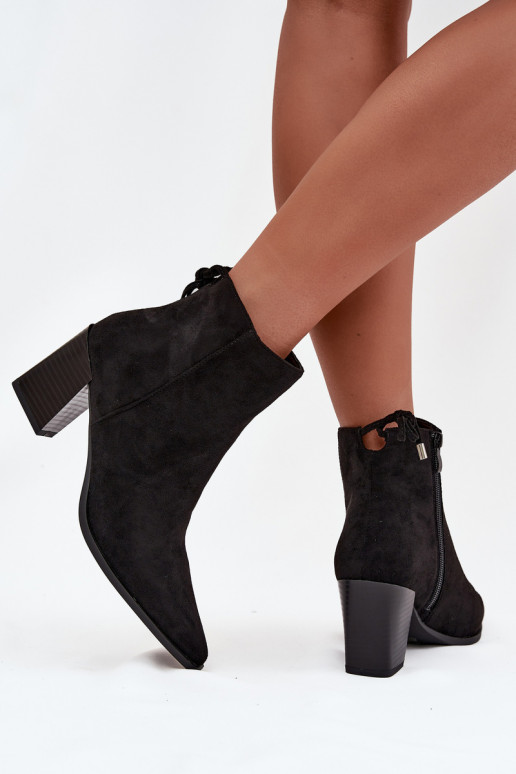 Botas de mujer con detalles elegantes de color negro Halisse