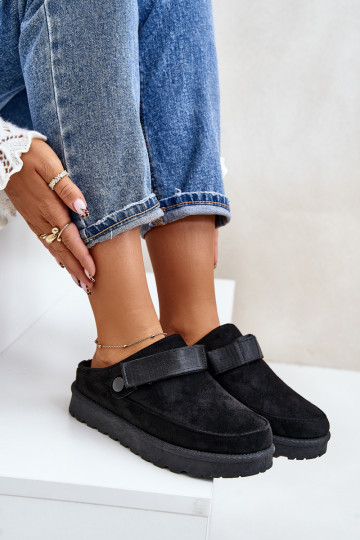 Femenino Zapatillas calentamiento con pelo dentro con una plataforma de color negro Azida