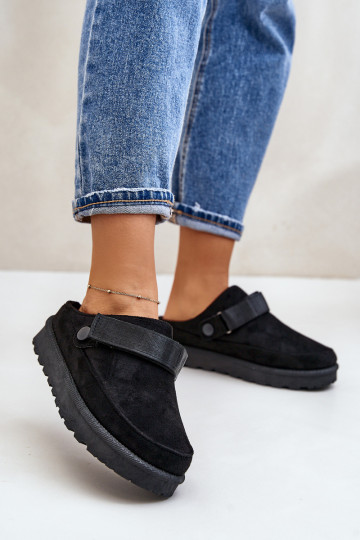 Femenino Zapatillas calentamiento con pelo dentro con una plataforma de color negro Azida 2