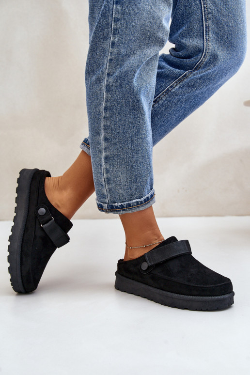 Femenino Zapatillas calentamiento con pelo dentro con una plataforma de color negro Azida