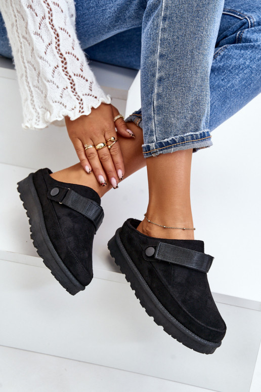 Femenino Zapatillas calentamiento con pelo dentro con una plataforma de color negro Azida