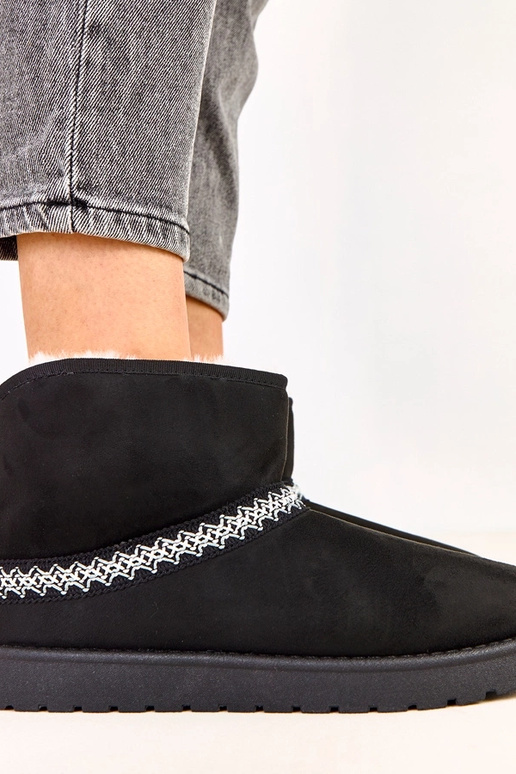 Botas bajas negras de nieve de ante... Botas bajas negras de nieve de ante...