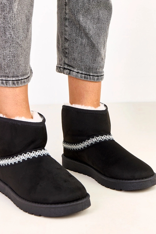 Botas bajas negras de nieve de ante... Botas bajas negras de nieve de ante...