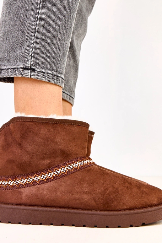 Botas bajas de nieve marrones de ante... Botas bajas de nieve marrones de ante...