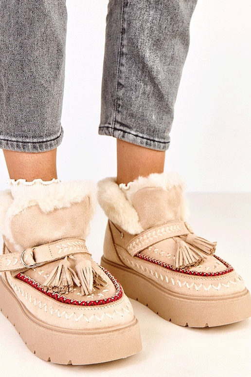 Botas de nieve color arena con... Botas de nieve color arena con...