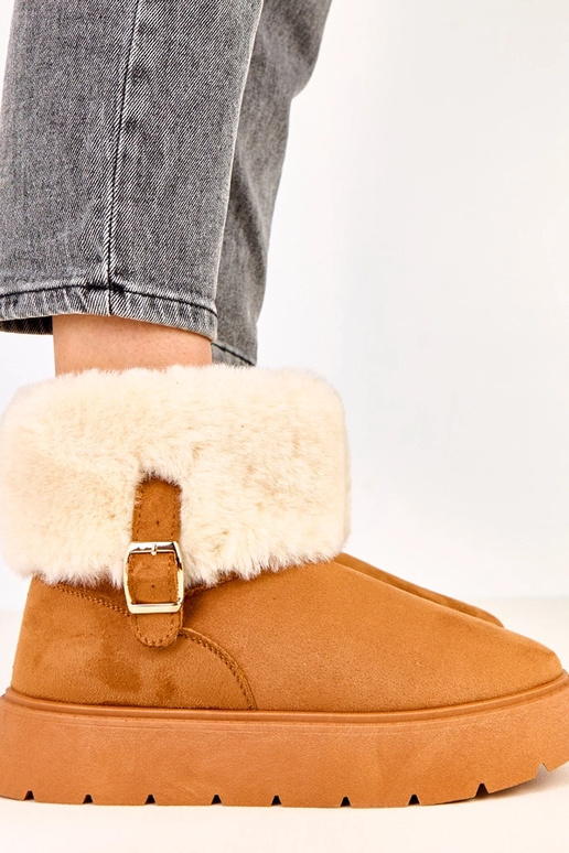 Botas de nieve marrones con... Botas de nieve marrones con...