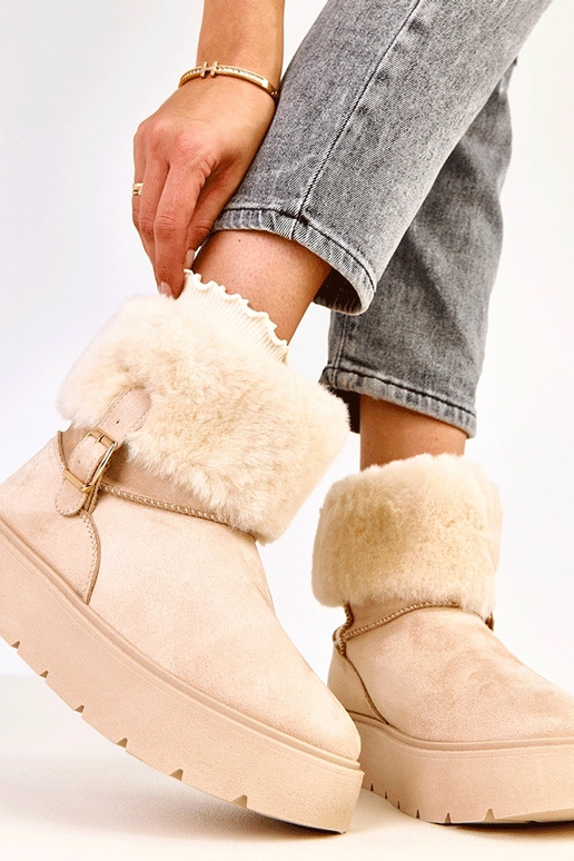 Botas de nieve color arena con... Botas de nieve color arena con...