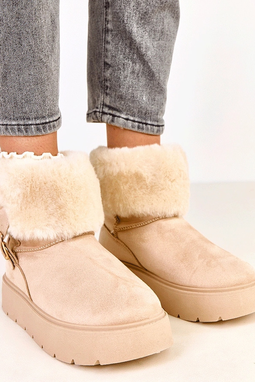 Botas de nieve color arena con... Botas de nieve color arena con...