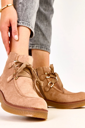 Botines cálidos color arena... 2