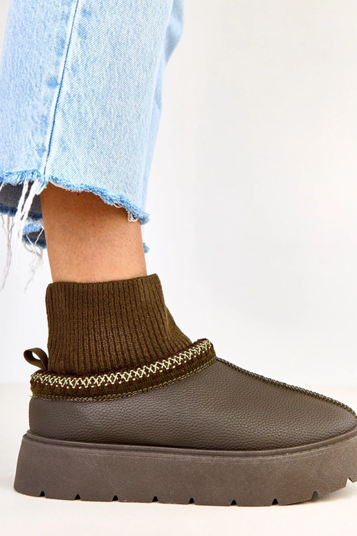 Botas de nieve verdes con caña en... Botas de nieve verdes con caña en...