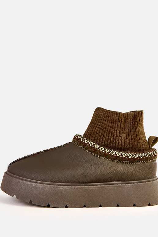 Botas de nieve verdes con caña en... Botas de nieve verdes con caña en...