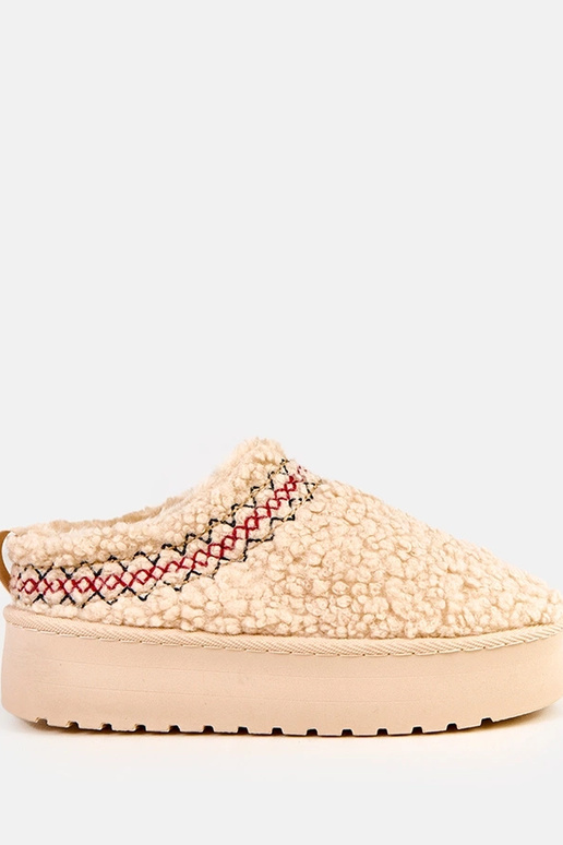 Botas de nieve beige bajas con... Botas de nieve beige bajas con...