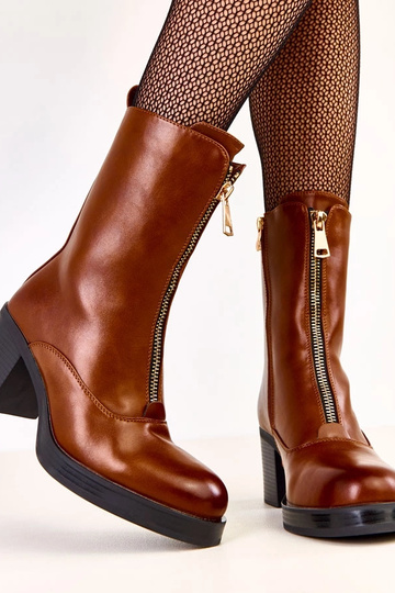 Botines de tacón marrones con cremallera decorativa en la parte delantera Erafir 2