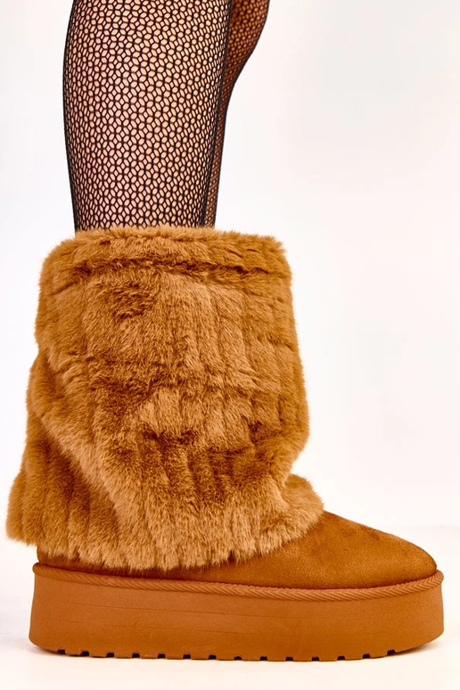 Botas de nieve marrones con... Botas de nieve marrones con...