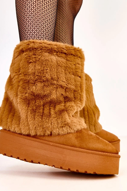 Botas de nieve marrones con... Botas de nieve marrones con...