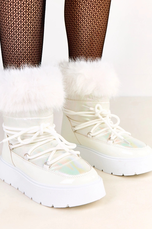 Botas de nieve blancas con cordones y... Botas de nieve blancas con cordones y...