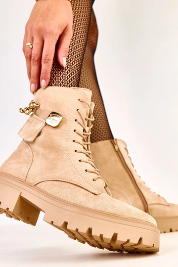 Botas de ante color arena adornados con oso y hebilla Hariet 2