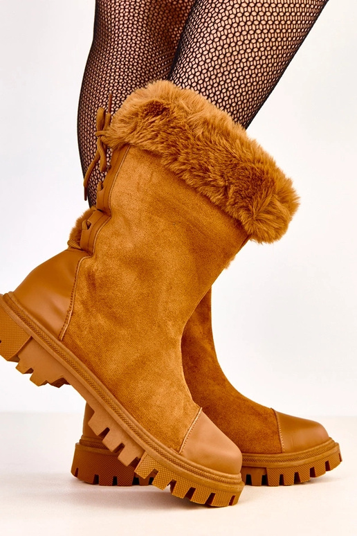 Botines de ante sintético color arena...