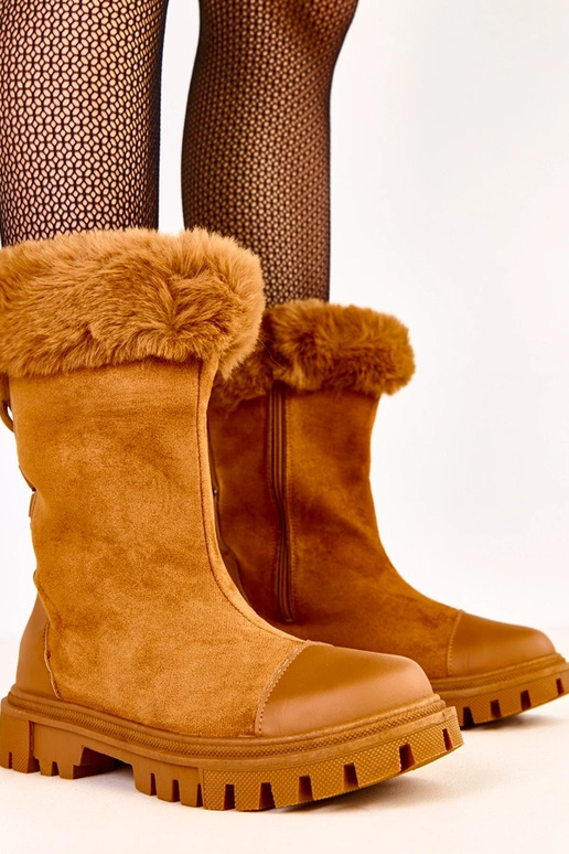 Botines de ante sintético color arena...