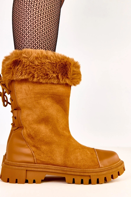 Botines de ante sintético color arena...