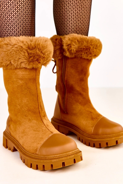 Botines de ante sintético color arena...