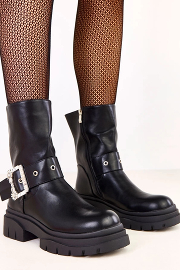 Botines negros adornados con una hebilla y circonitas Friga