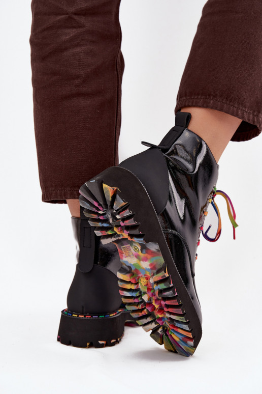 Piel con efecto barniz Botas de mujer Artiker 57C0064 de color negro Piel con efecto barniz Botas de mujer Artiker 57C0064 de color negro