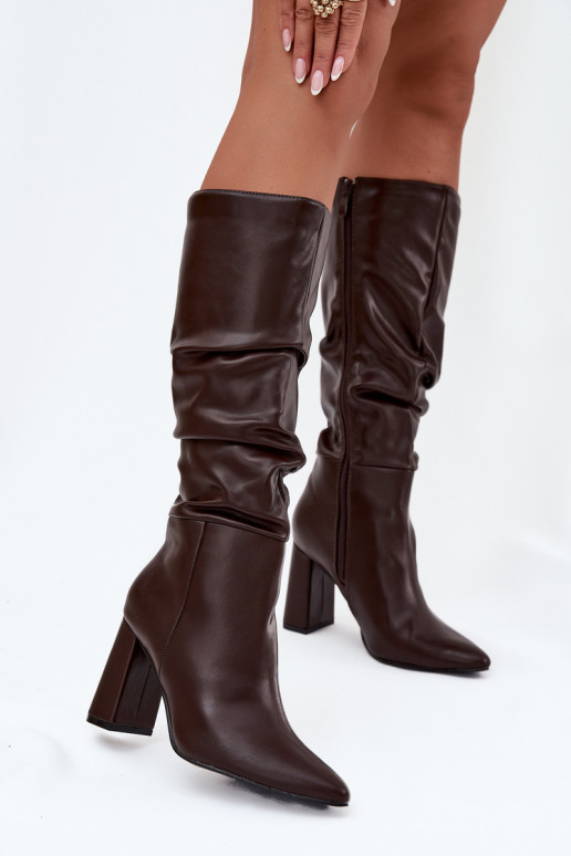 Botas altas acolchadas para mujer con tacones y fruncidos color chocolate "Dariane"