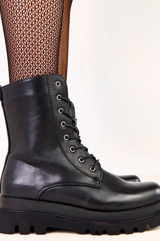 Botas de senderismo clásicas negras... Botas de senderismo clásicas negras...