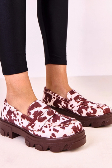 Mocasines marrones con manchas de vaca Loles 2