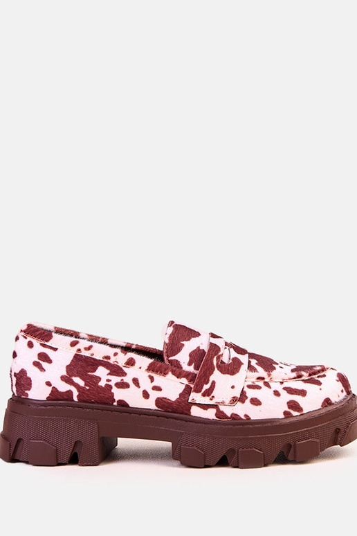 Mocasines marrones con manchas de...