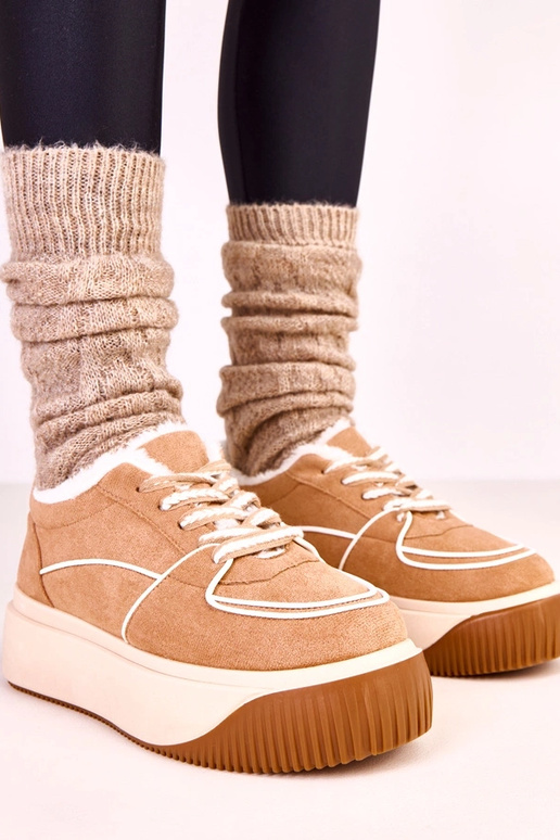 Zapatillas deportivas marrones...