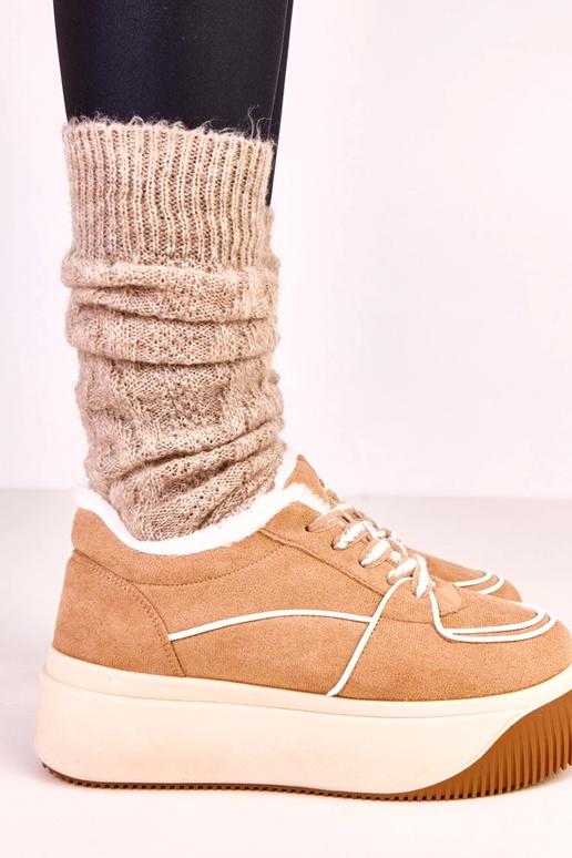 Zapatillas deportivas marrones...