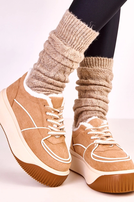 Zapatillas deportivas marrones...