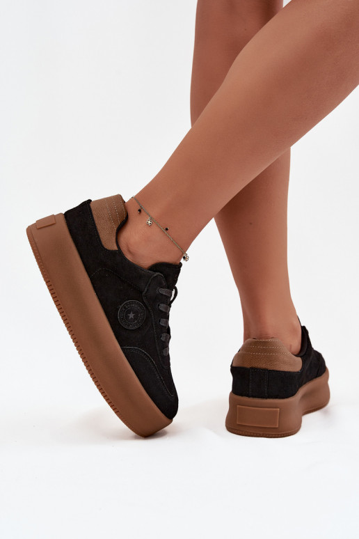 Zapatillas modelo zapatos. Femenino con una plataforma Big Star SS274761 de color negro