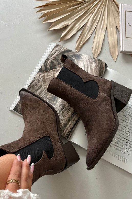 Piel de gamuza Botas con calefacción interior. Artiker 57C0047 color marrón Piel de gamuza Botas con calefacción interior. Artiker 57C0047 color marrón