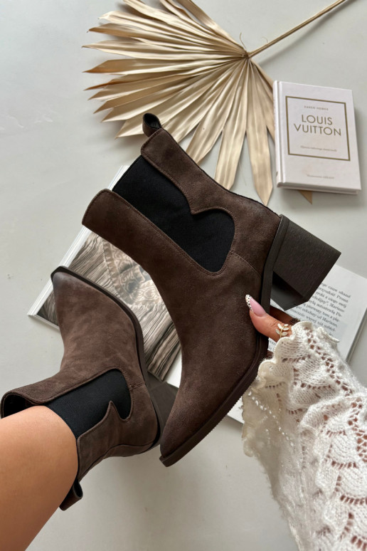 Piel de gamuza Botas con calefacción interior. Artiker 57C0047 color marrón Piel de gamuza Botas con calefacción interior. Artiker 57C0047 color marrón
