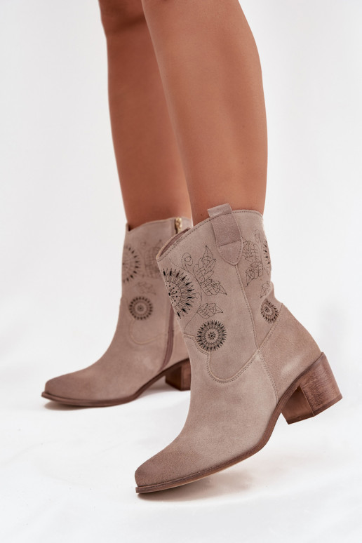 de gamuza Piel Botas de mujer con elementos calados con tacones Zazoo 3844 color capuchino
